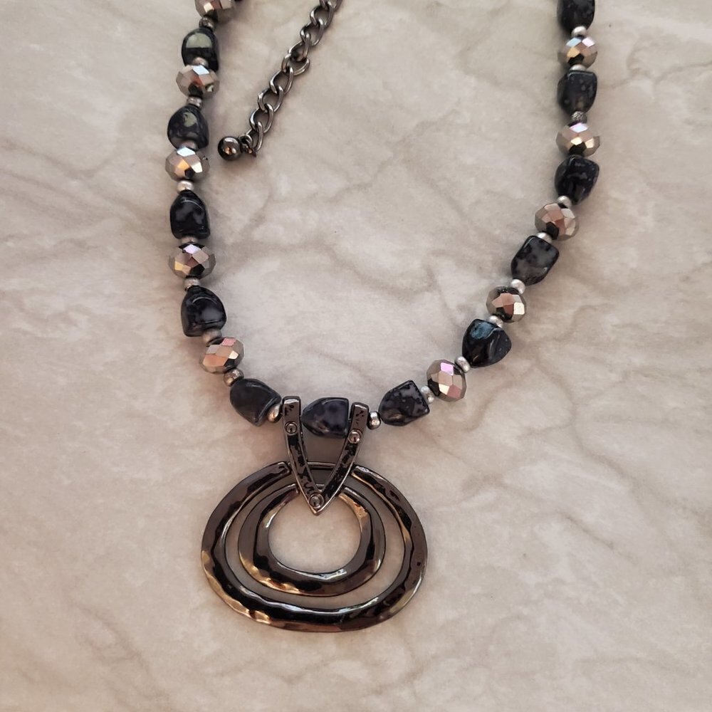 💖 Chico's Beaded Beaded Strand Hammered Pendant Necklace 💖 - Picture 11 of 12